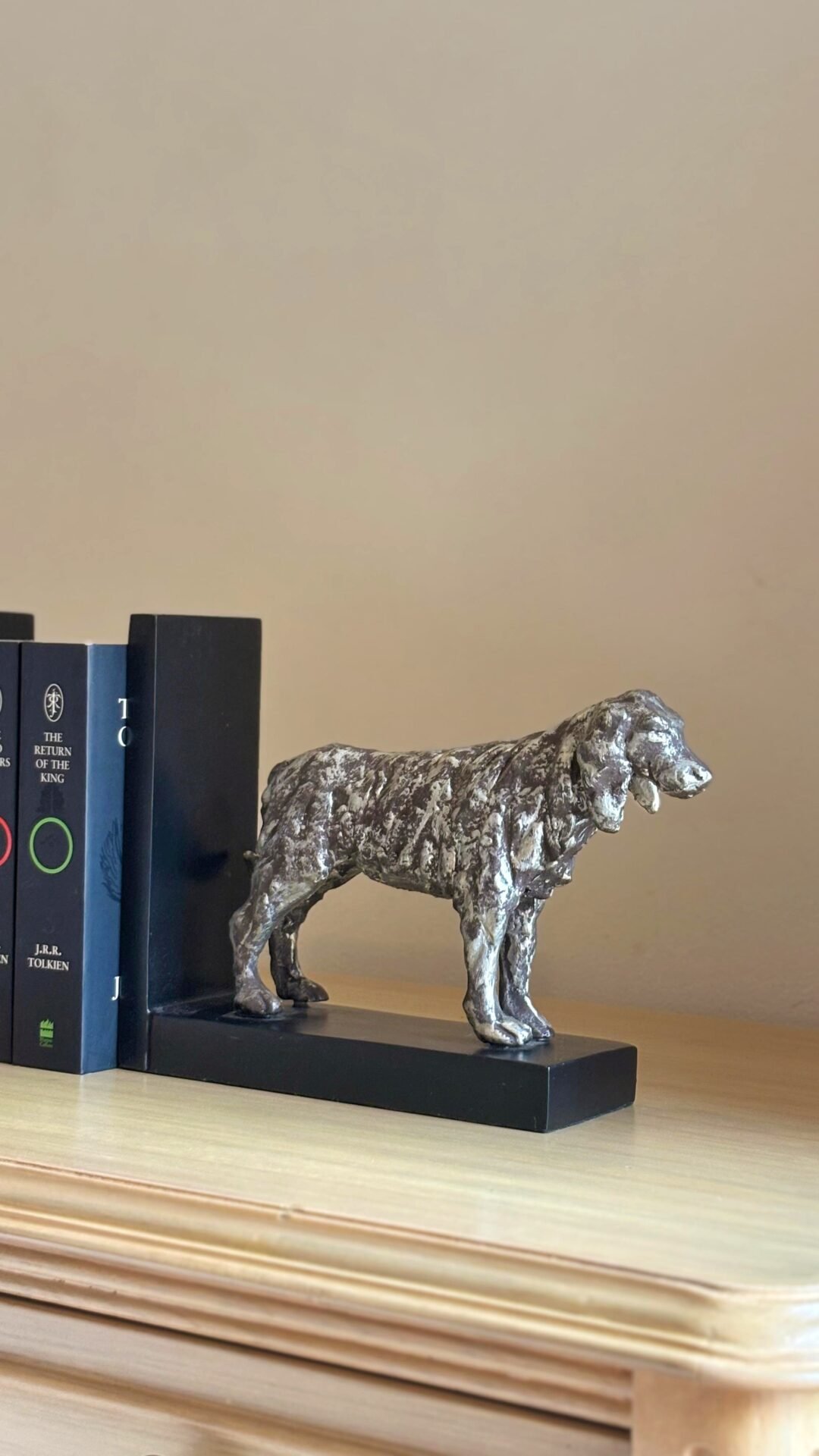 The Canine Chronicle Bookends