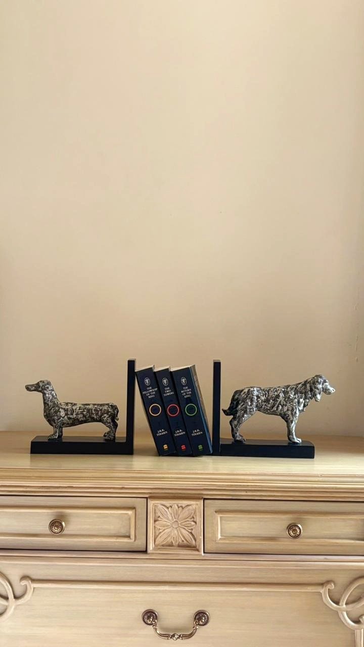 The Canine Chronicle Bookends