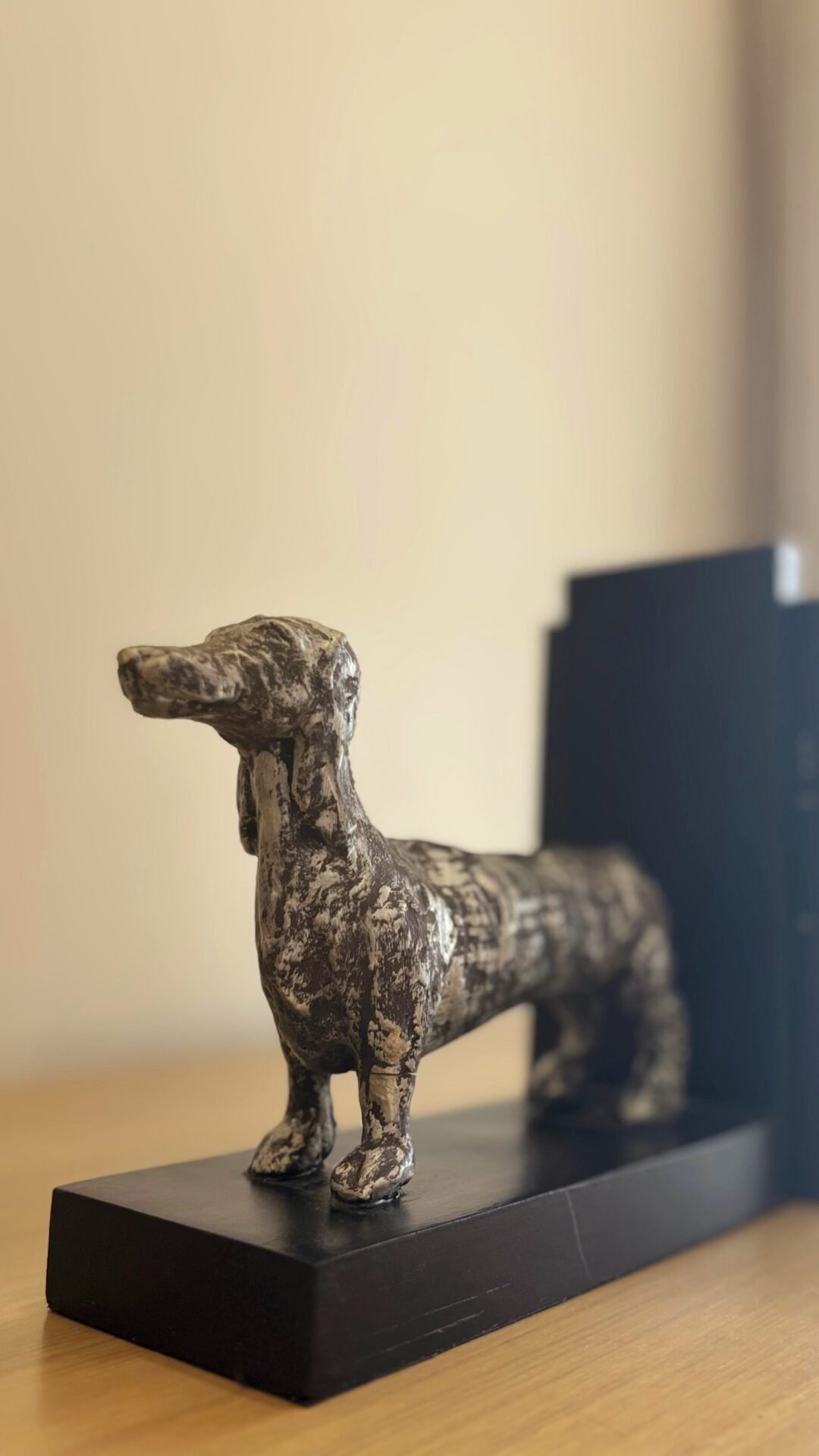 The Canine Chronicle Bookends