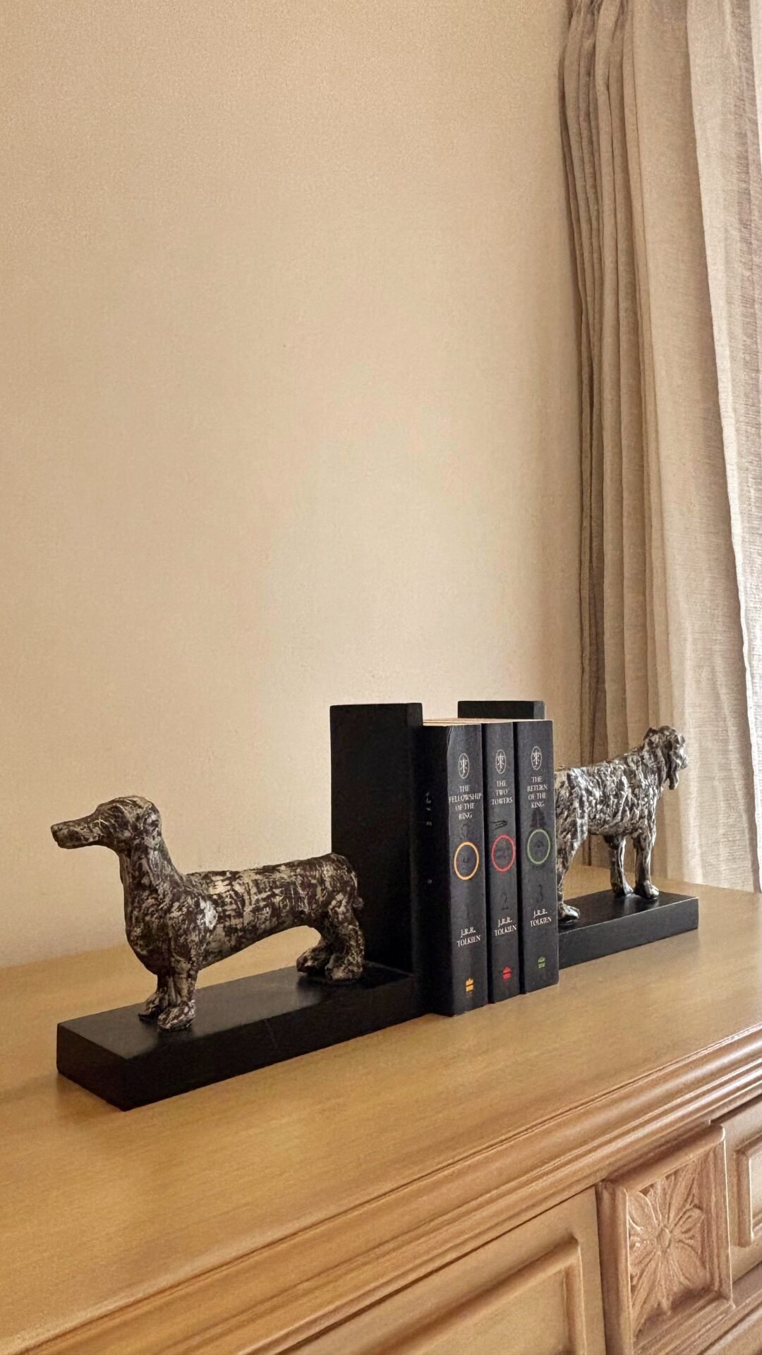 The Canine Chronicle Bookends