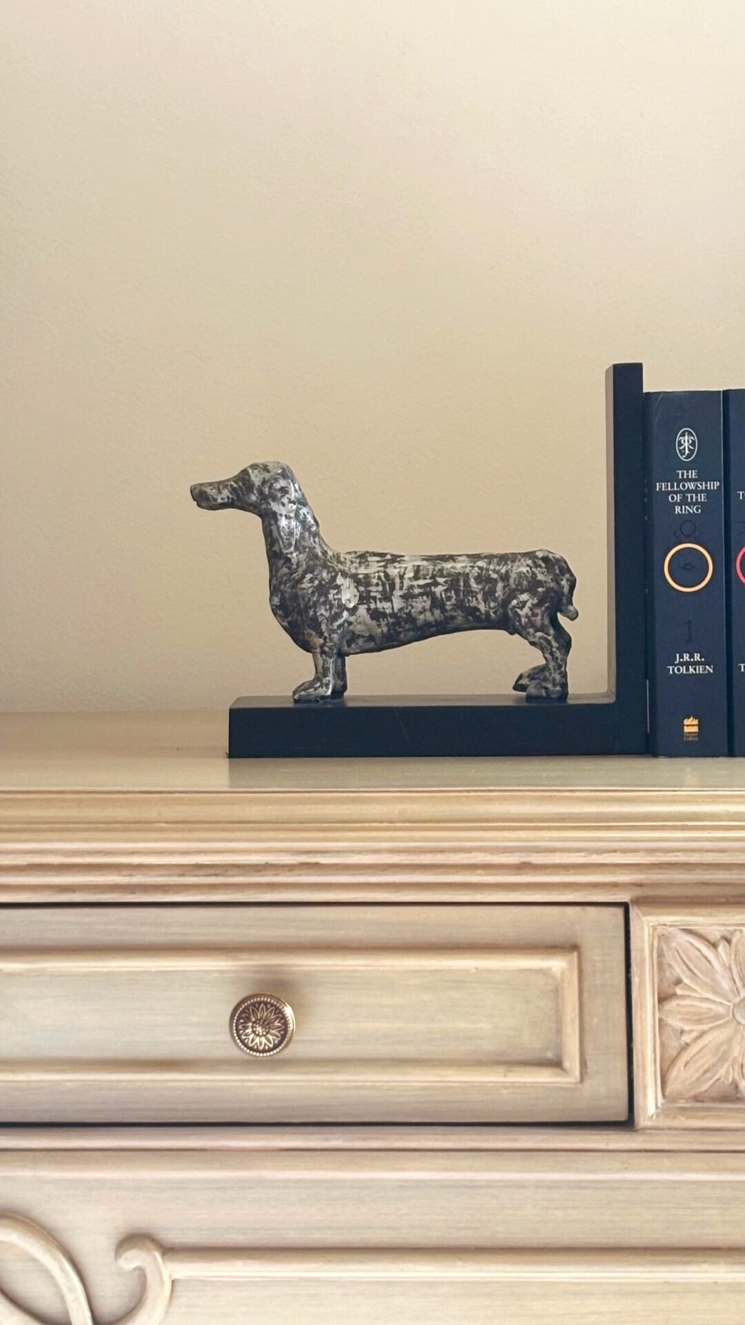 The Canine Chronicle Bookends
