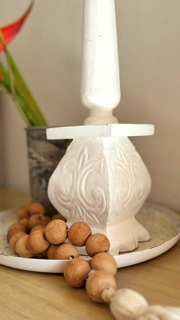 Pristine Candle Stand