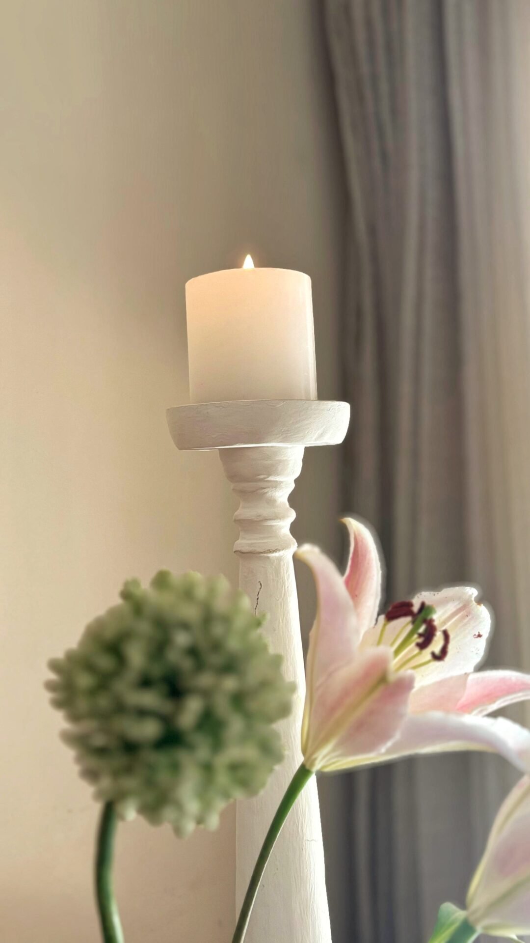 Pristine Candle Stand