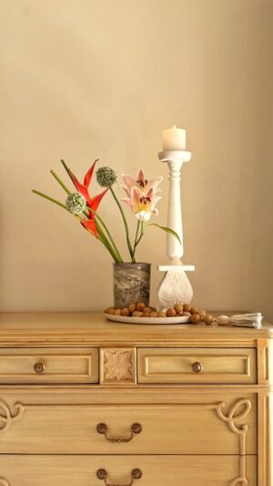 Pristine Candle Stand